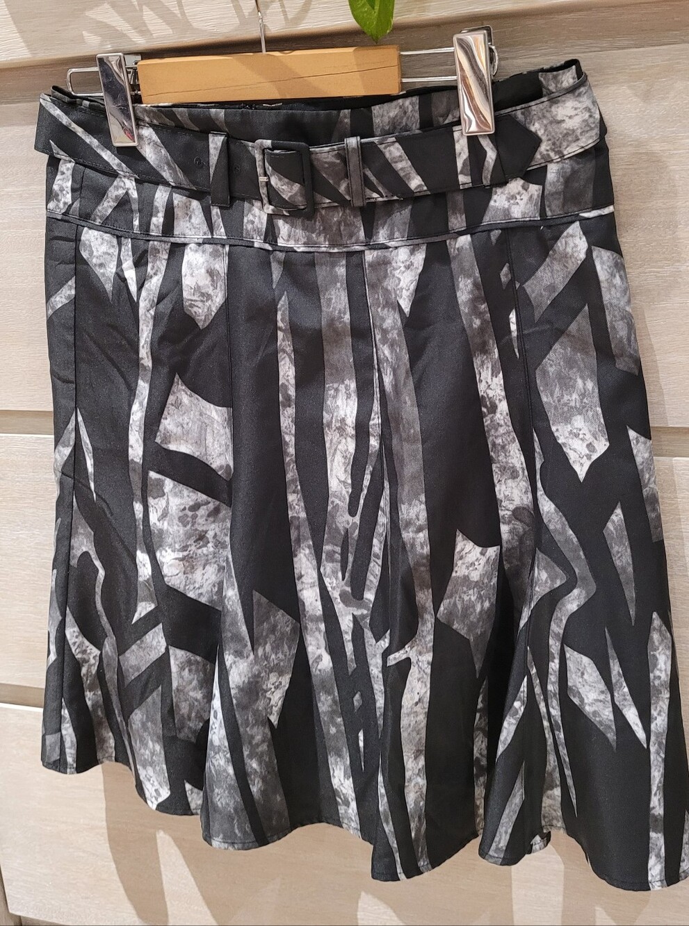 ESPRIT Women's Black & Gray Belted Collegiate Abstract Print A-Line Skirt